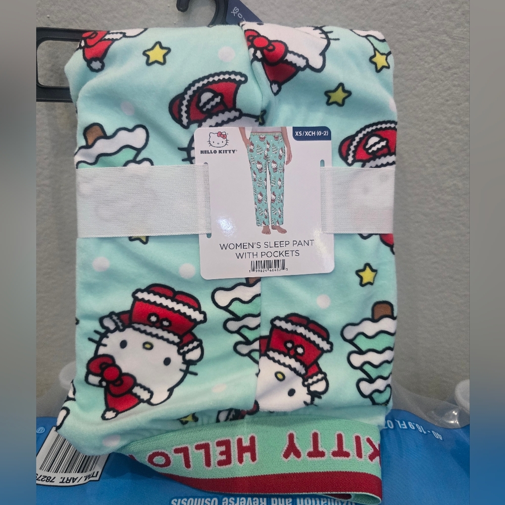Hello kitty Christmas pajama pants with pockets nwt